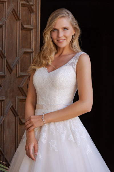 Brautkleid Hochzeitskleid Dalia B1910 2 Amera Vera 2019 Bei Sabines Brautmode In Schwaebisch Gmuend
