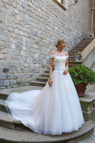 Brautkleid Hochzeitskleid Felicia B1917 1 Amera Vera 2019 Bei Sabines Brautmode In Schwaebisch Gmuend