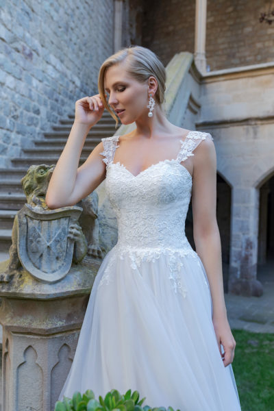 Brautkleid Hochzeitskleid Leona B1904 3 Amera Vera 2019 Bei Sabines Brautmode In Schwaebisch Gmuend