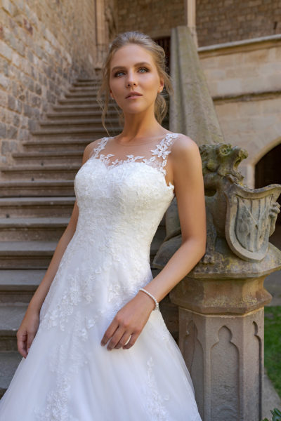 Brautkleid Hochzeitskleid Stella B1736 1 Amera Vera 2019 Bei Sabines Brautmode In Schwaebisch Gmuend