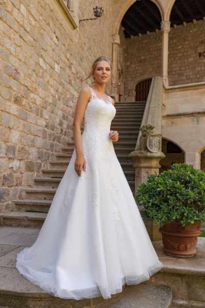 Brautkleid Hochzeitskleid Stella B1736 5 Amera Vera 2019 Bei Sabines Brautmode In Schwaebisch Gmuend