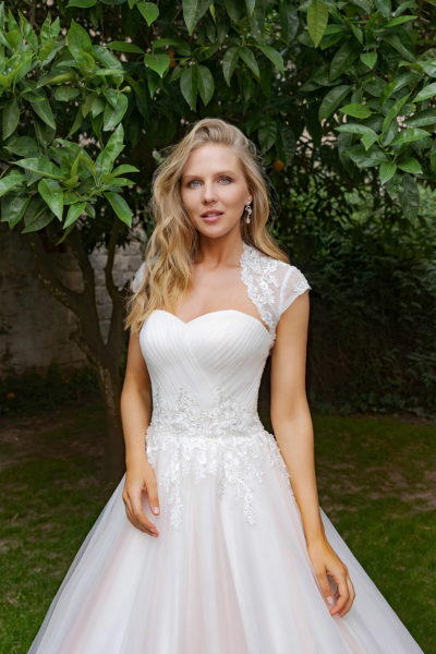 Brautkleid Hochzeitskleid Tiana B1927 2 Amera Vera 2019 Bei Sabines Brautmode In Schwaebisch Gmuend