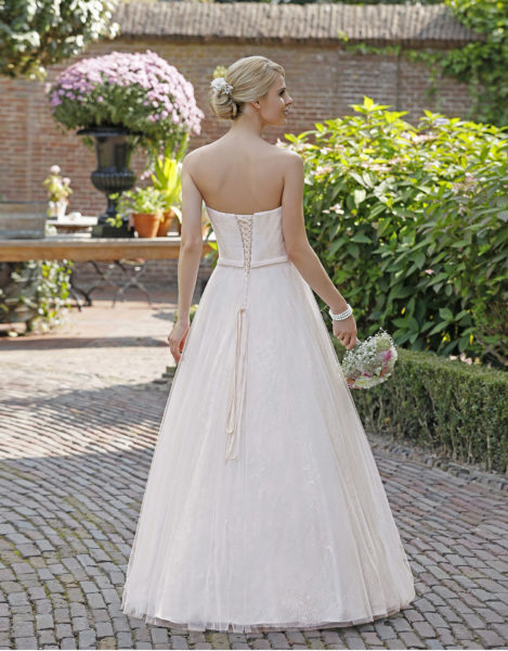 Brautkleid Hochzeitskleid Ivory 20029 1 Amelie 2019 Sabines Brautmode Schwaebisch Gmuend