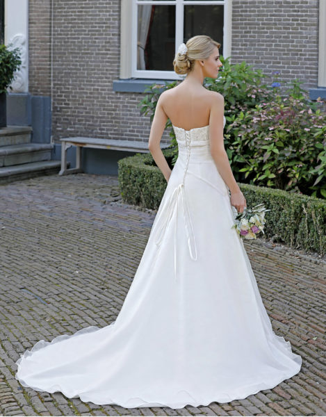 Brautkleid Hochzeitskleid Ivory 20030 1 Amelie 2019 Sabines Brautmode Schwaebisch Gmuend