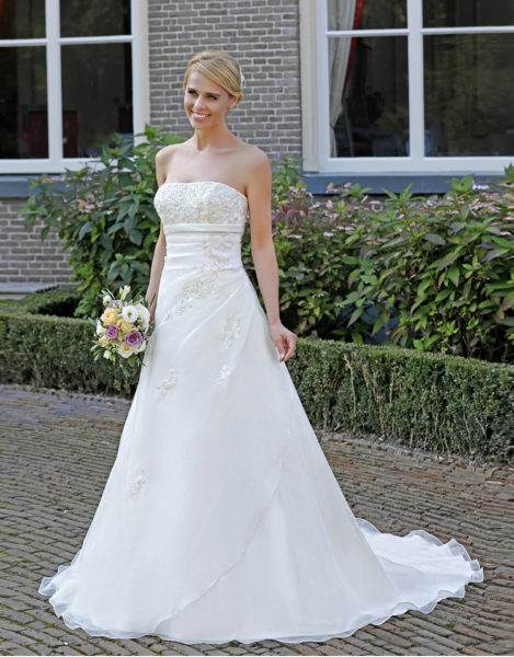 Brautkleid Hochzeitskleid Ivory 20030 Amelie 2019 Sabines Brautmode Schwaebisch Gmuend