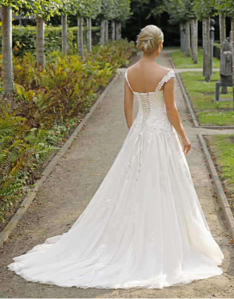 Brautkleid Hochzeitskleid Ivory 20035 1 Amelie 2019 Sabines Brautmode Schwaebisch Gmuend